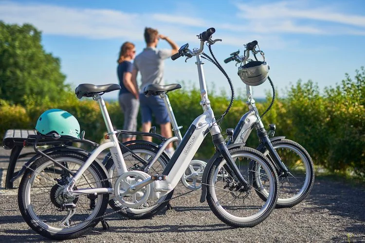 Bike ride countryside Quantum Broadway Folding Electric Bike